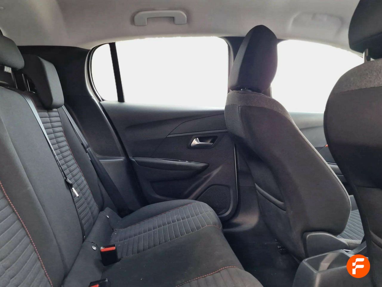 Foto Peugeot 208 14