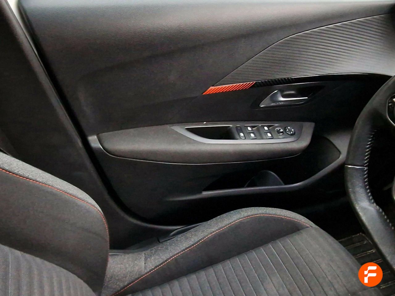 Foto Peugeot 208 16
