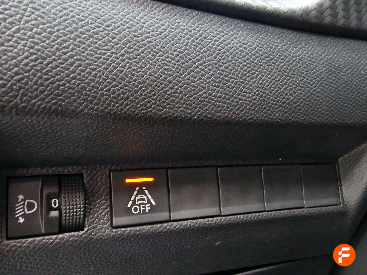 Foto Peugeot 208 17