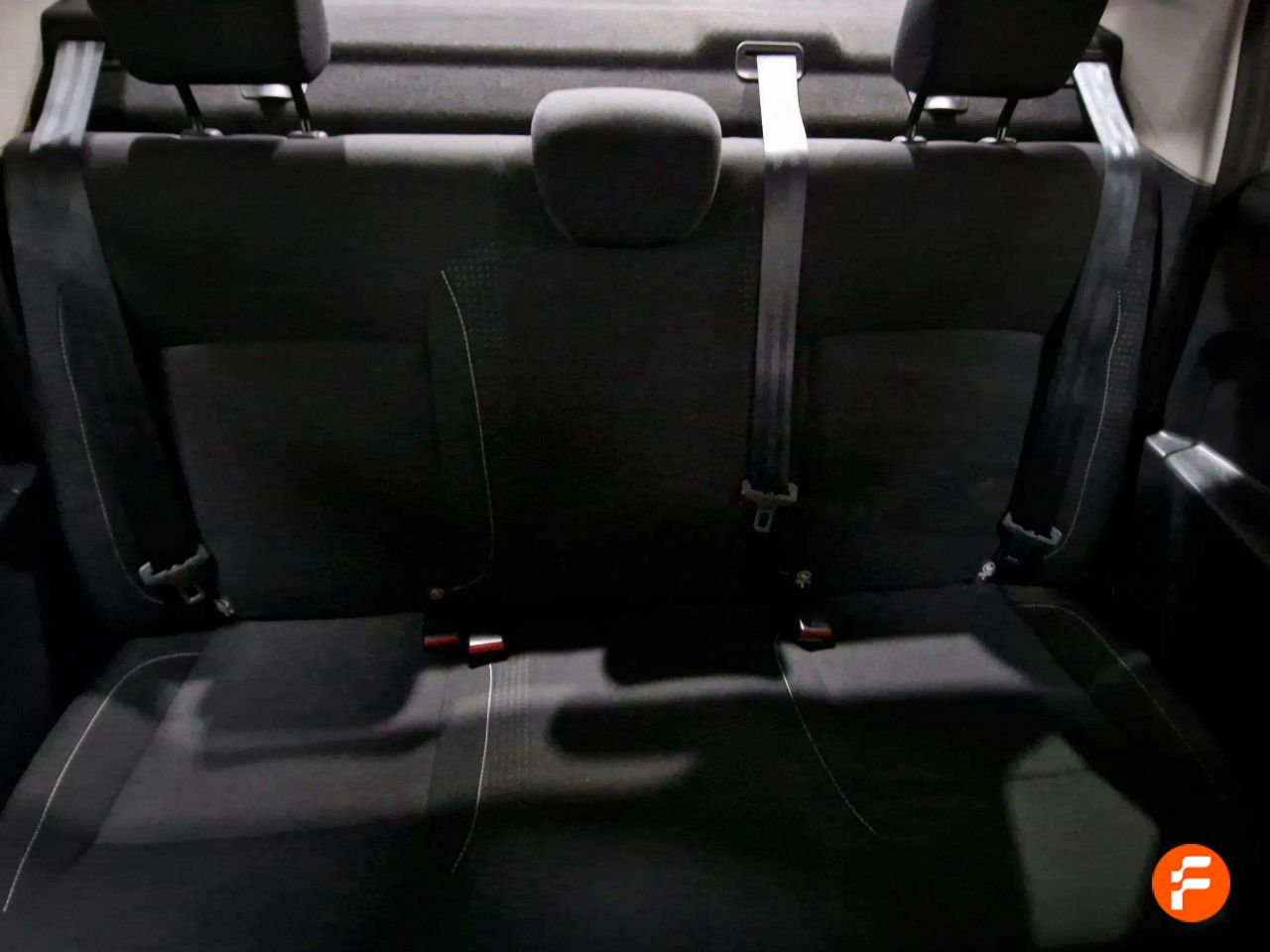 Foto Dacia Logan 16