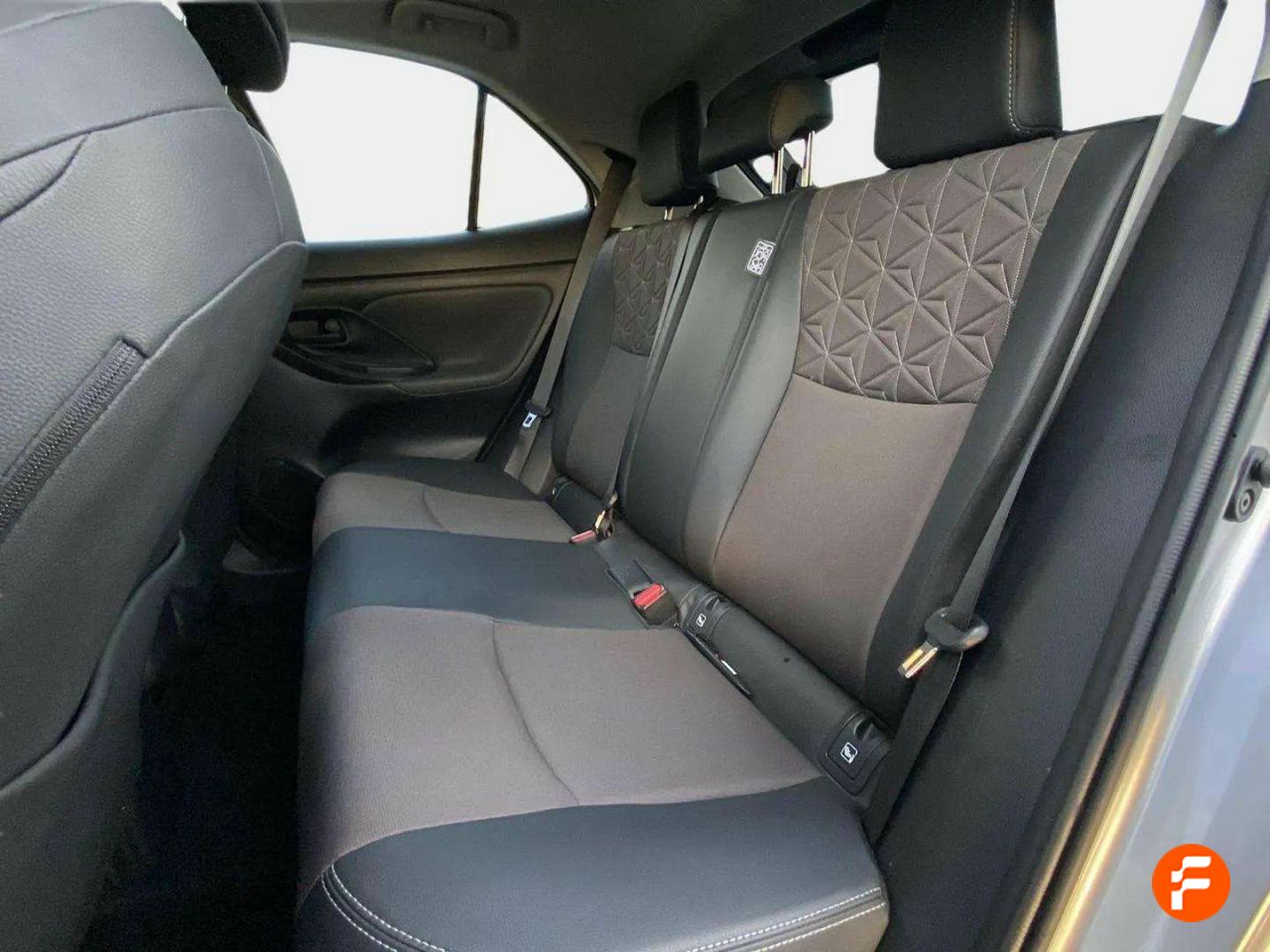 Foto Toyota Yaris 17
