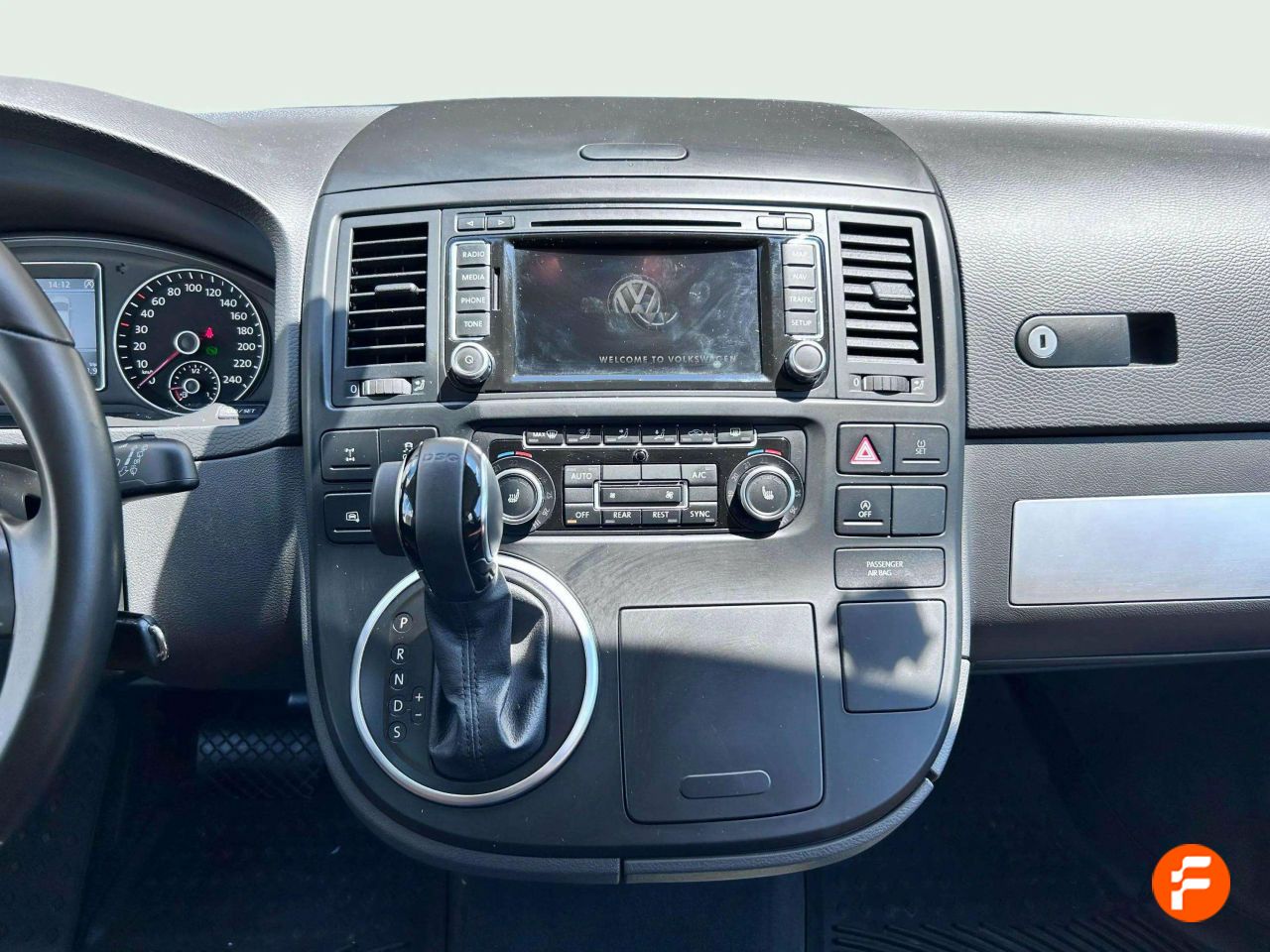 Foto Volkswagen Multivan 11