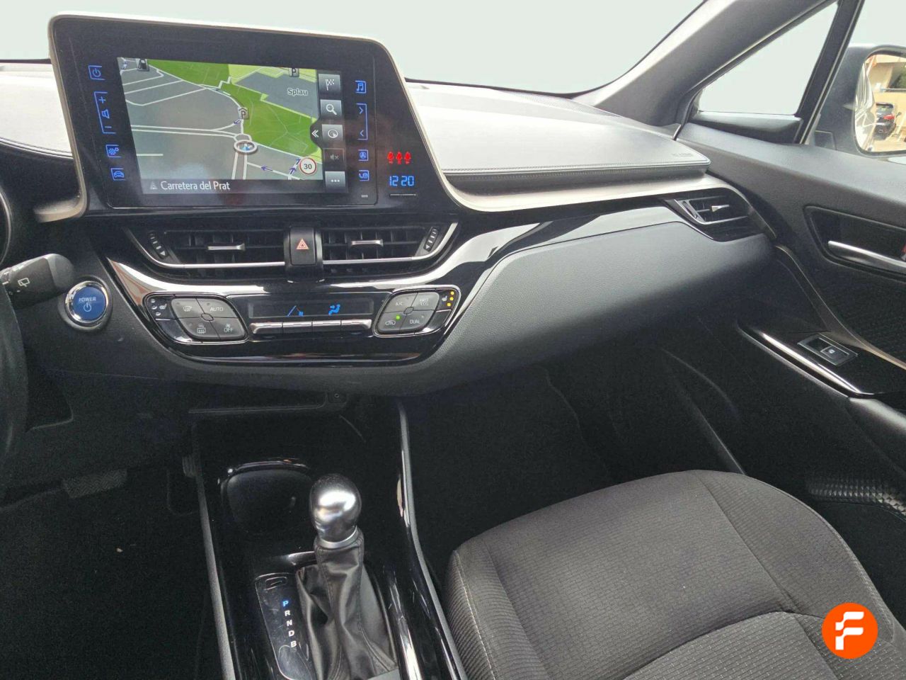 Foto Toyota C-HR 12