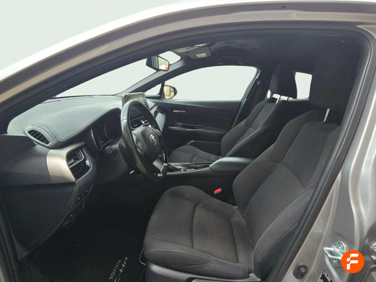 Foto Toyota C-HR 15