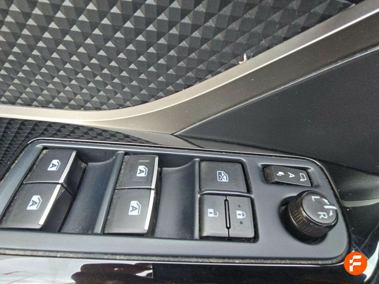Foto Toyota C-HR 18
