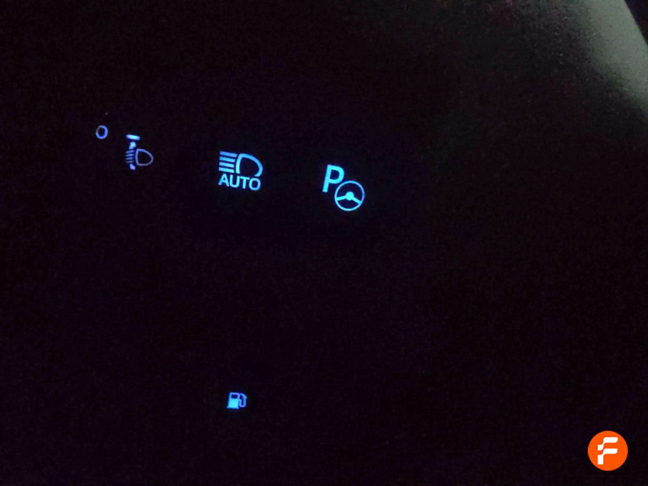 Foto Toyota C-HR 18