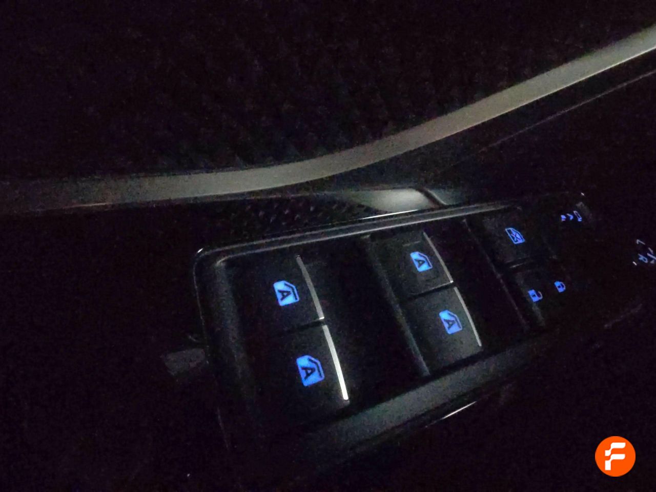 Foto Toyota C-HR 22