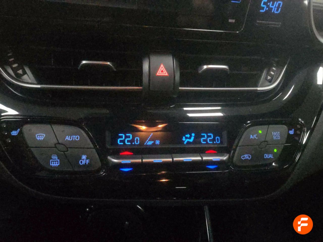 Foto Toyota C-HR 25