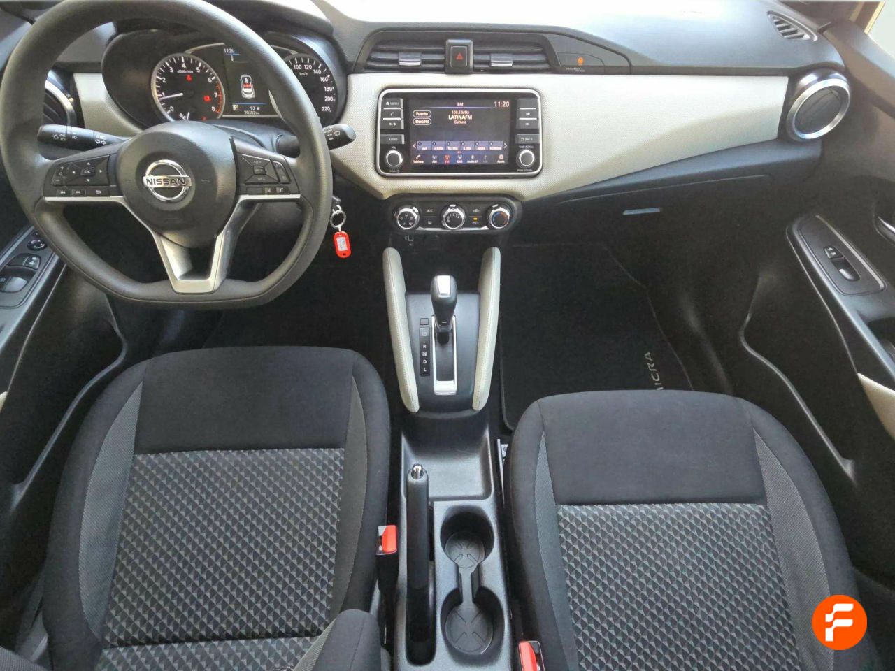 Foto Nissan Micra 10