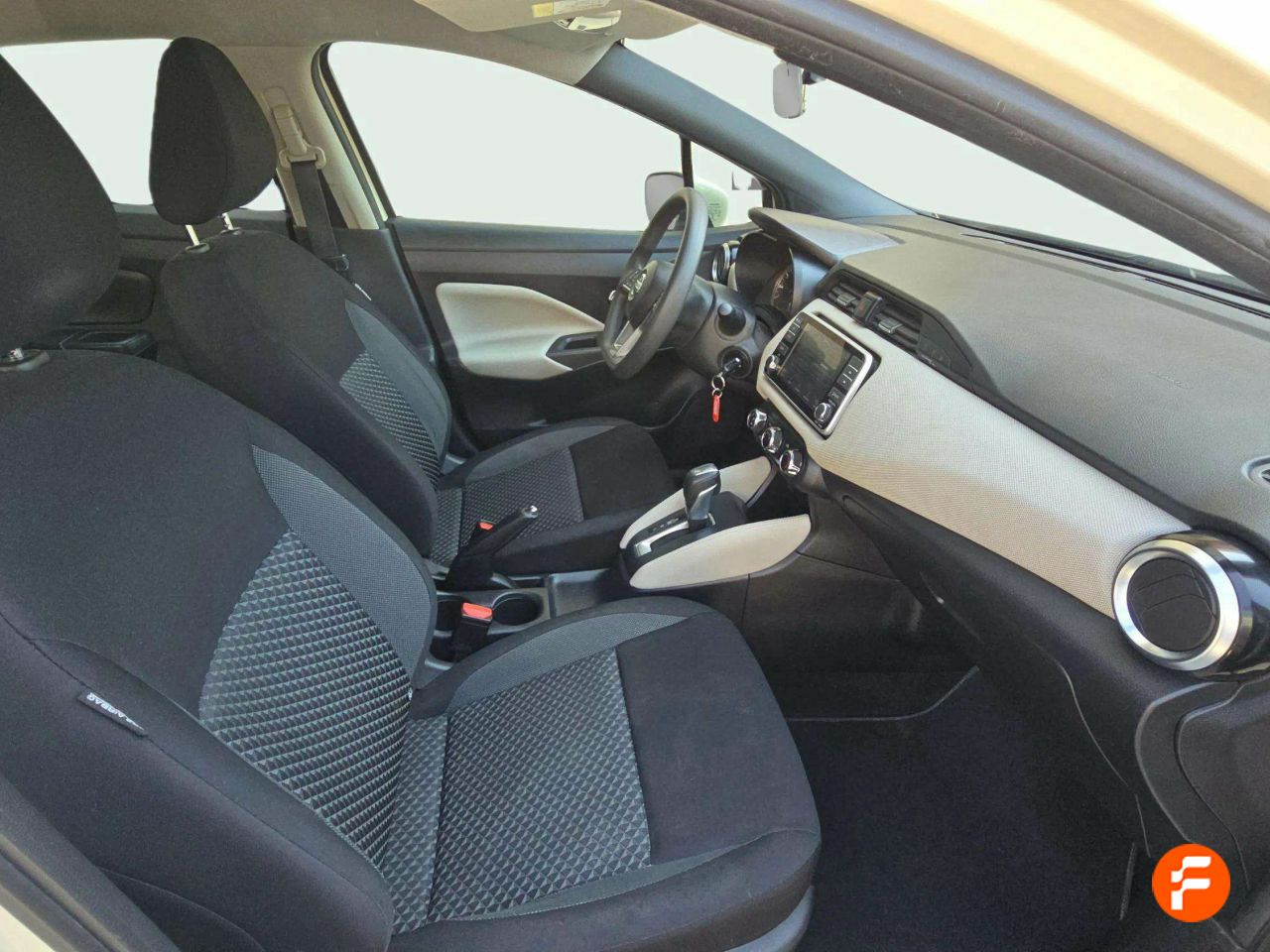 Foto Nissan Micra 14