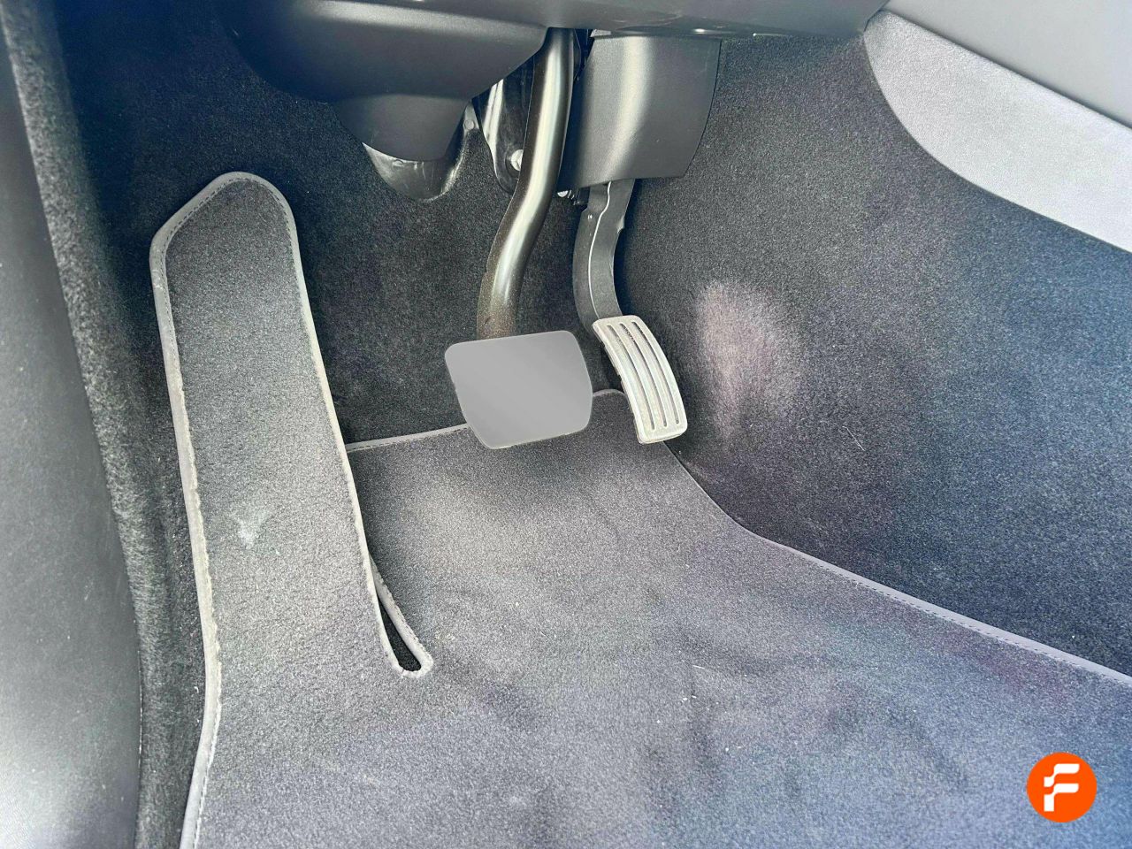 Foto Tesla Model Y 18