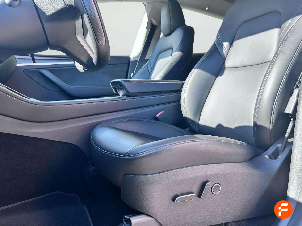 Foto Tesla Model Y 21