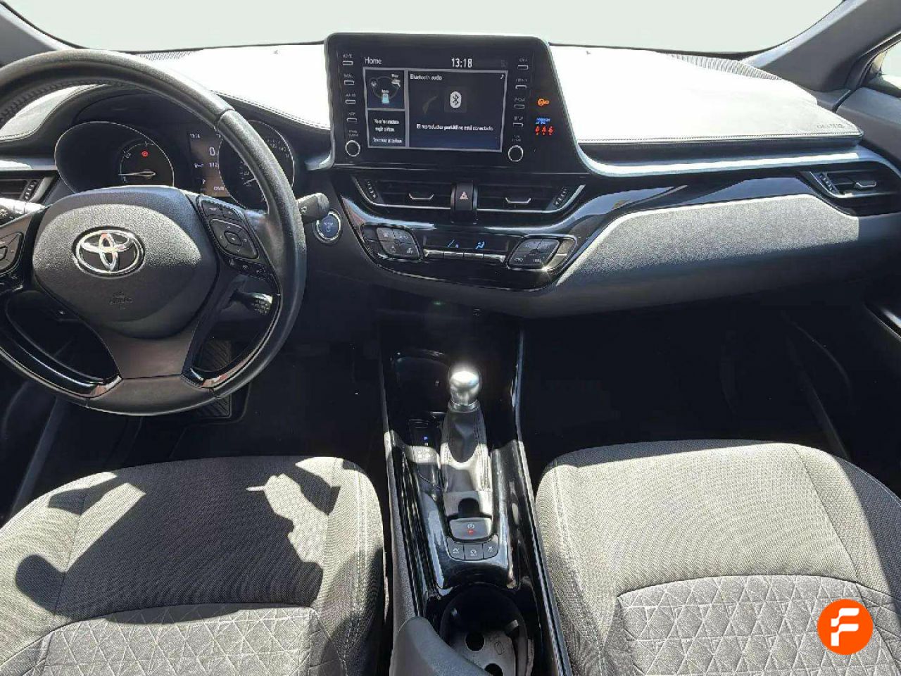 Foto Toyota C-HR 13