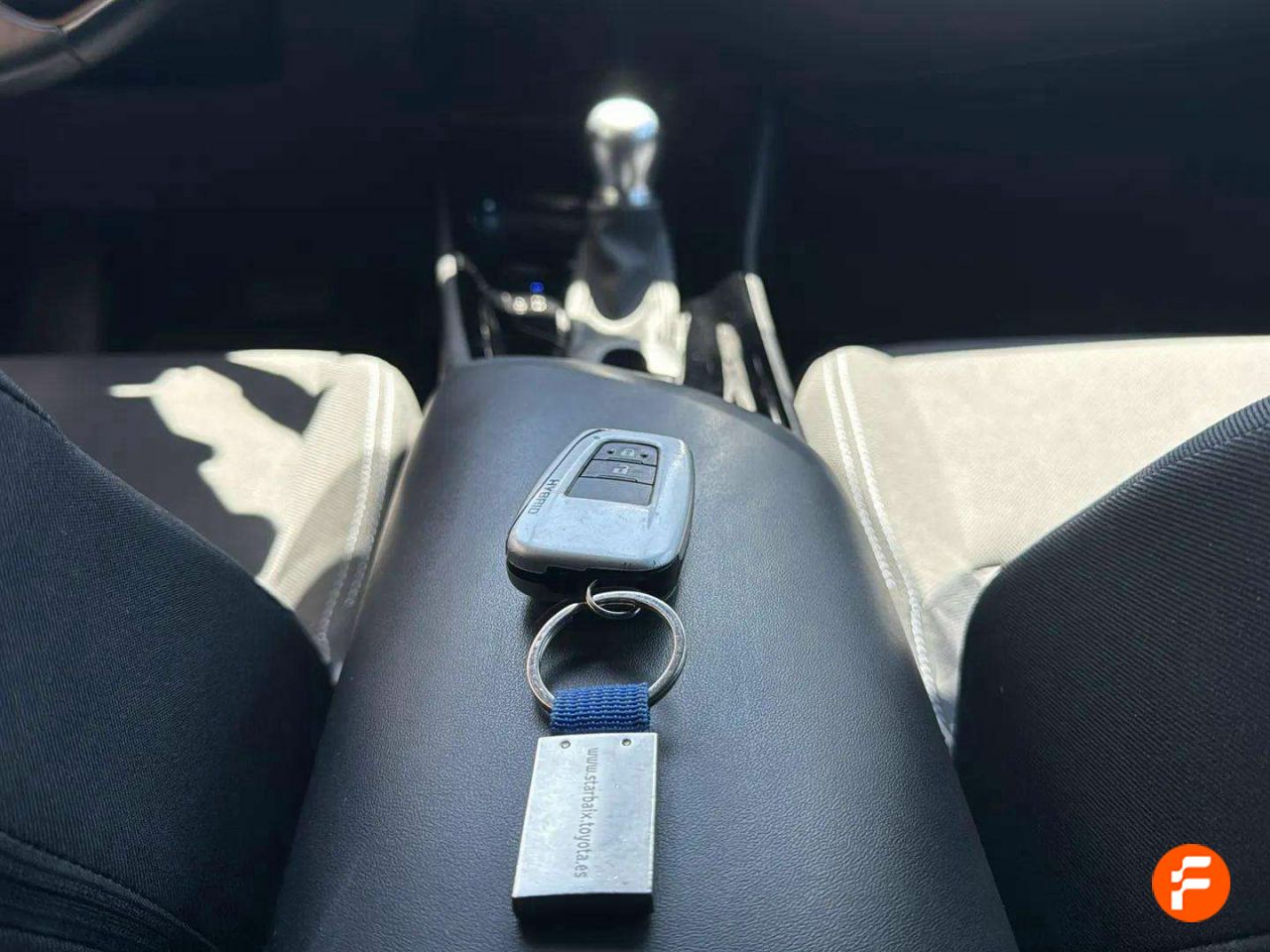Foto Toyota C-HR 21