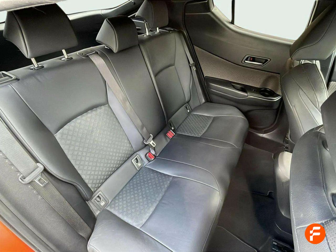 Foto Toyota C-HR 14