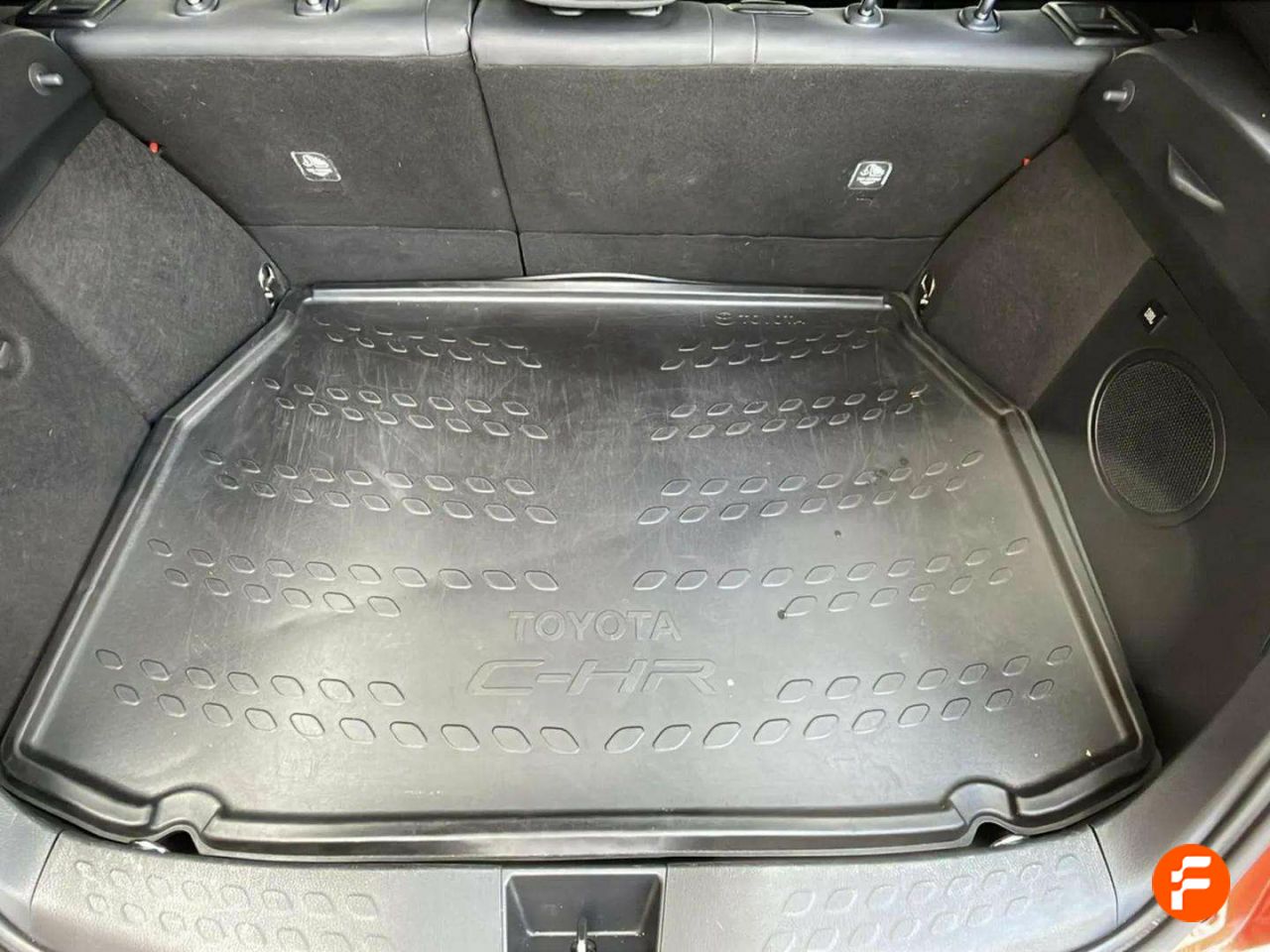 Foto Toyota C-HR 16