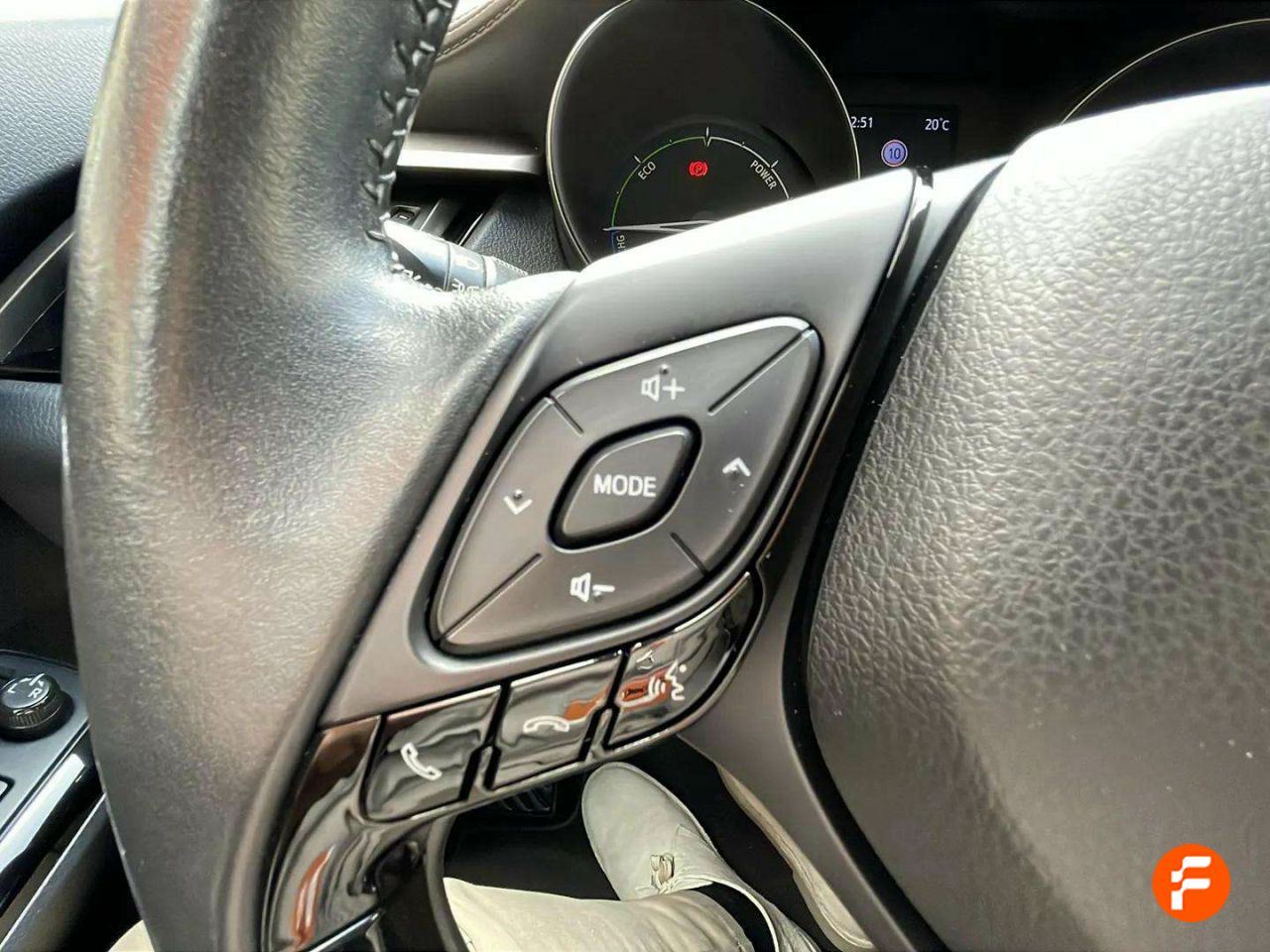 Foto Toyota C-HR 21