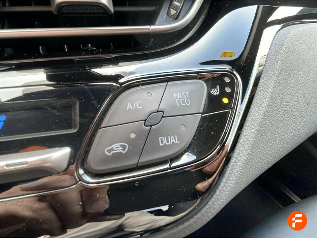 Foto Toyota C-HR 24