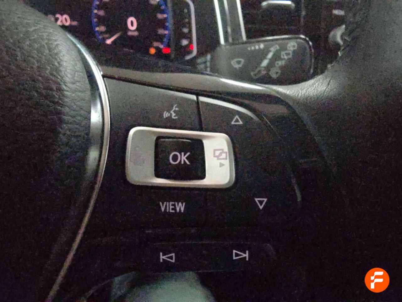 Foto Volkswagen T-Roc 23