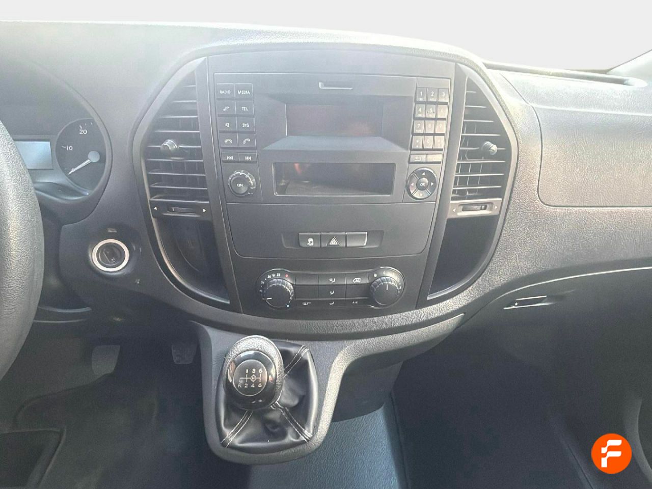 Foto Mercedes-Benz Vito 11