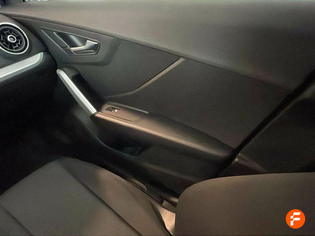 Foto Audi Q2 12