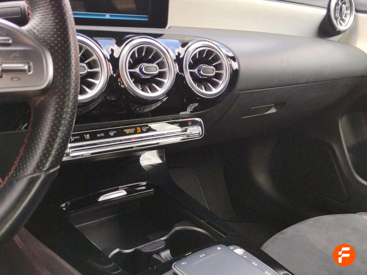 Foto Mercedes-Benz Clase CLA 14