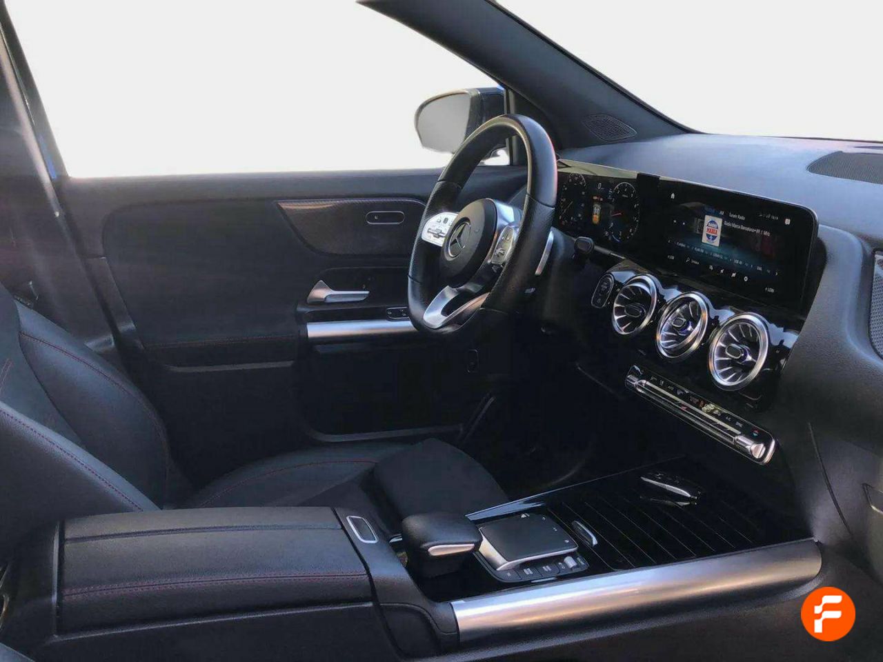 Foto Mercedes-Benz Clase GLA 15