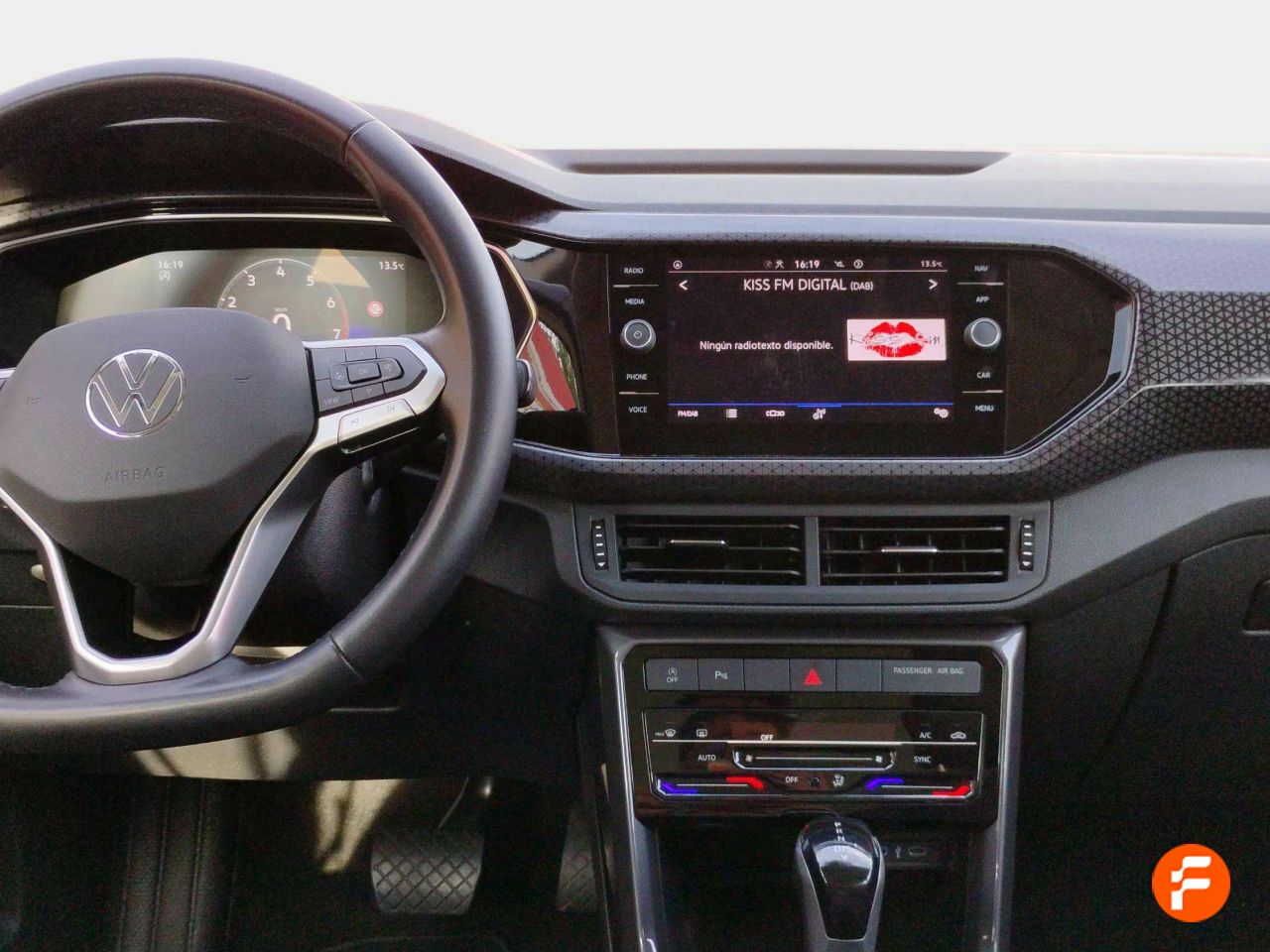 Foto Volkswagen T-Cross 15