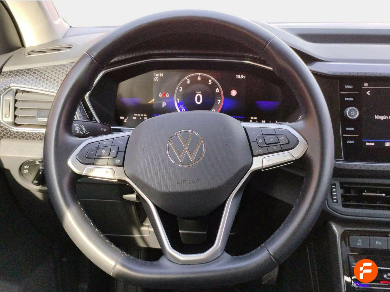 Foto Volkswagen T-Cross 17