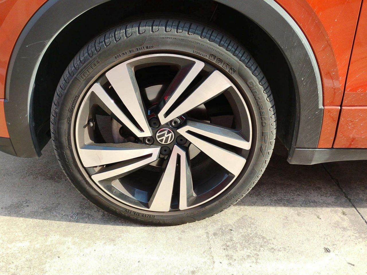 Foto Volkswagen T-Cross 26
