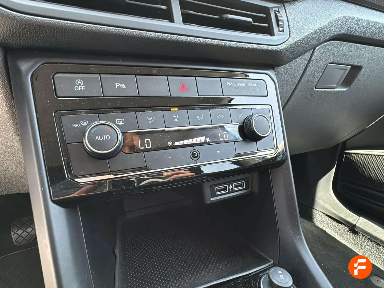 Foto Volkswagen T-Cross 13