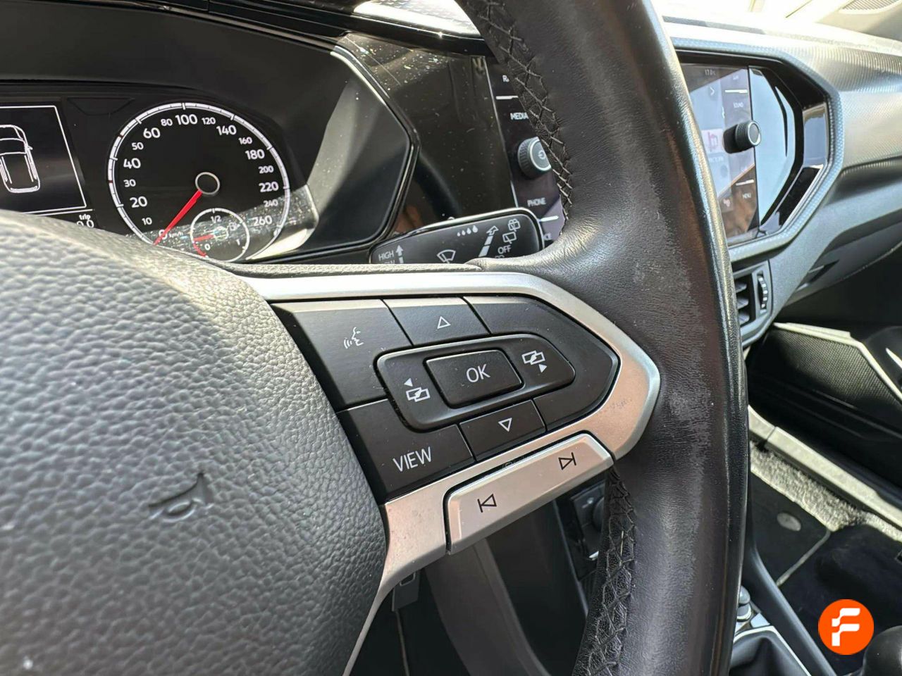 Foto Volkswagen T-Cross 16