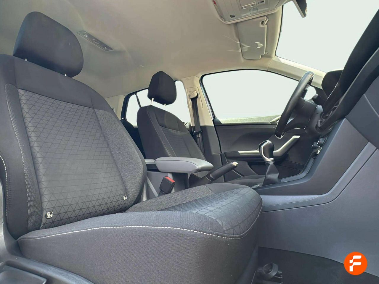 Foto Volkswagen T-Cross 17