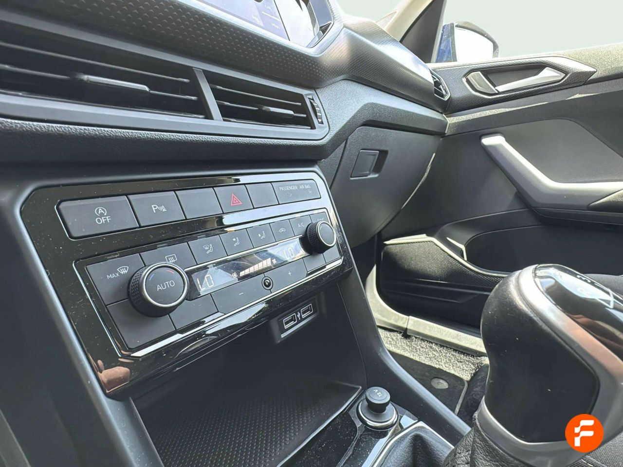 Foto Volkswagen T-Cross 22