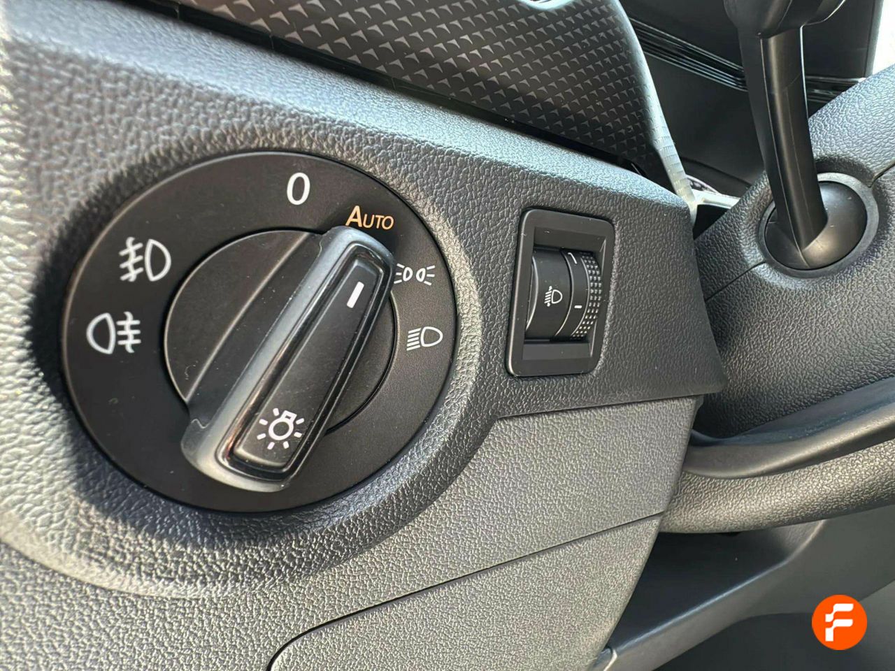 Foto Volkswagen T-Cross 24