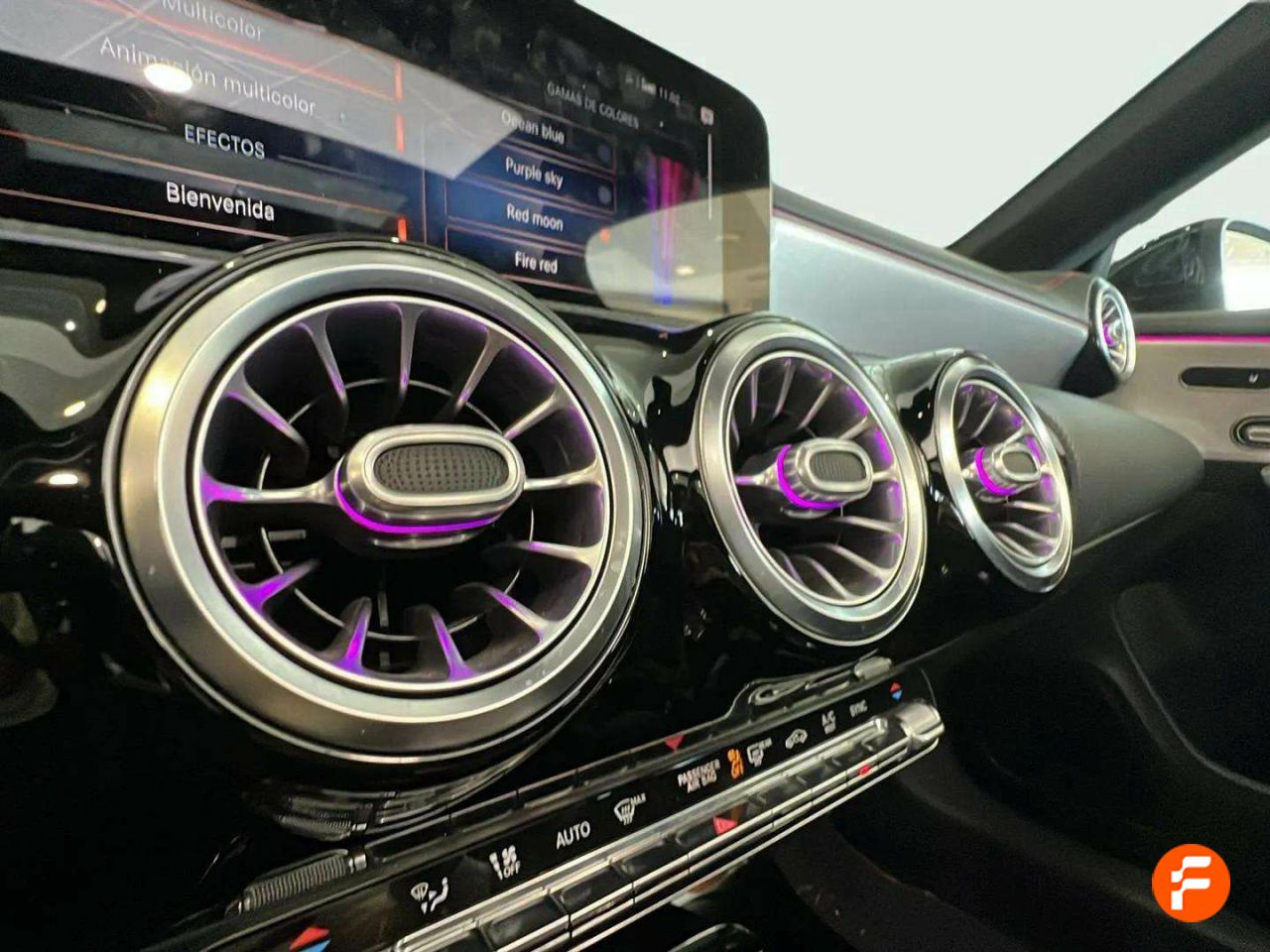 Foto Mercedes-Benz Clase CLA 14