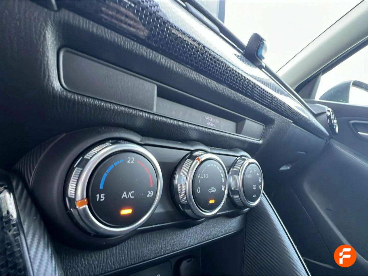Foto Mazda Mazda2 23