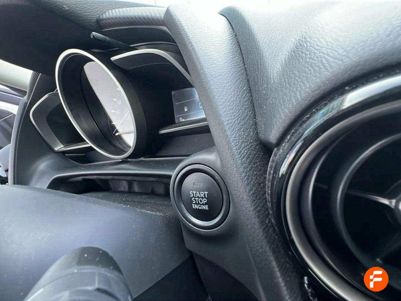 Foto Mazda Mazda2 25