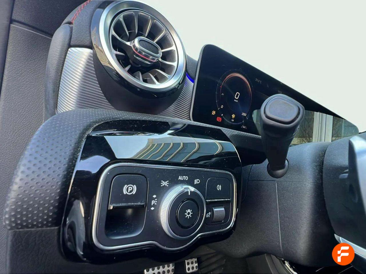 Foto Mercedes-Benz Clase CLA 26