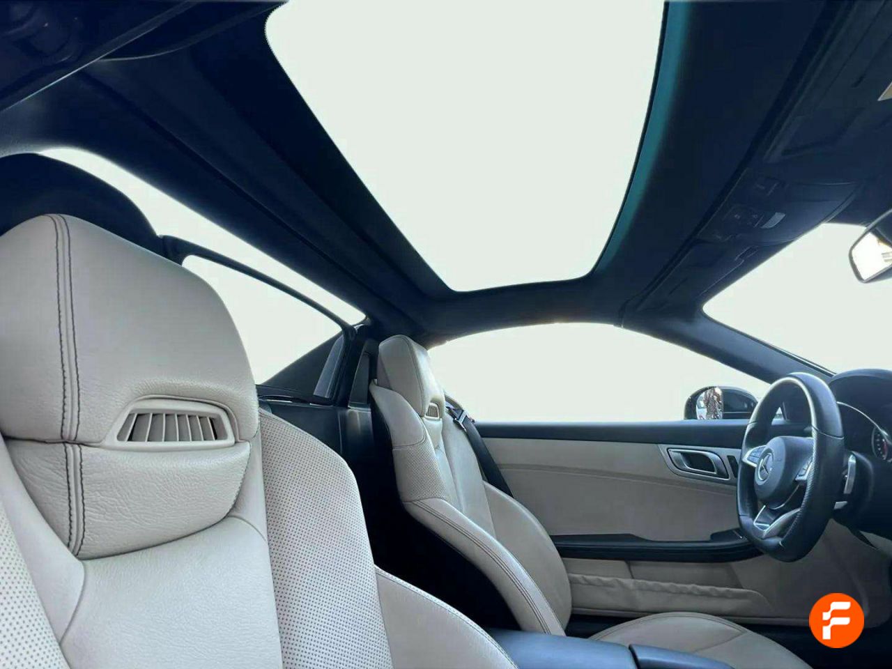Foto Mercedes-Benz Clase SLC 26