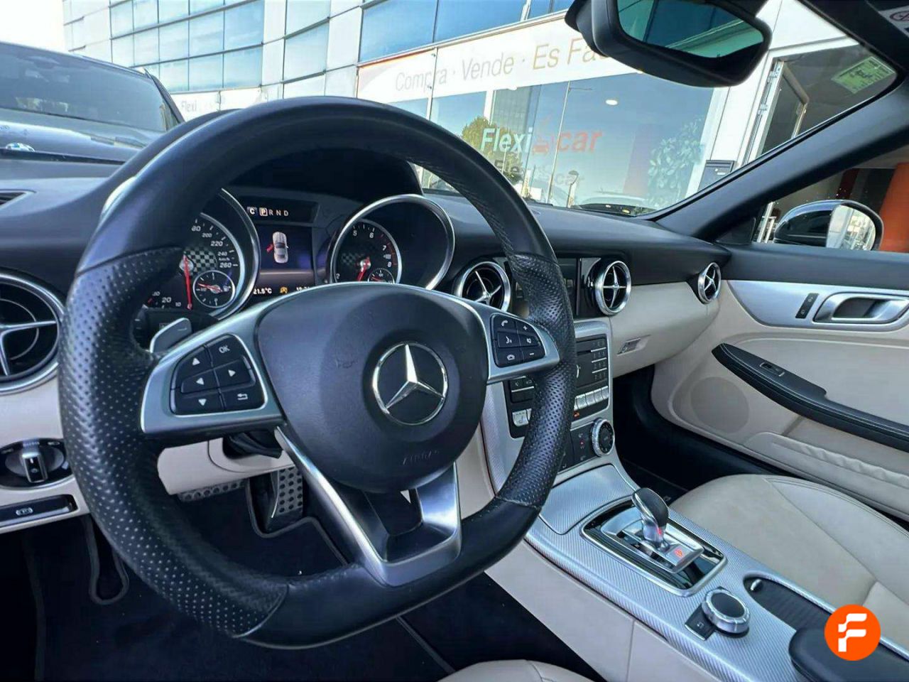 Foto Mercedes-Benz Clase SLC 27
