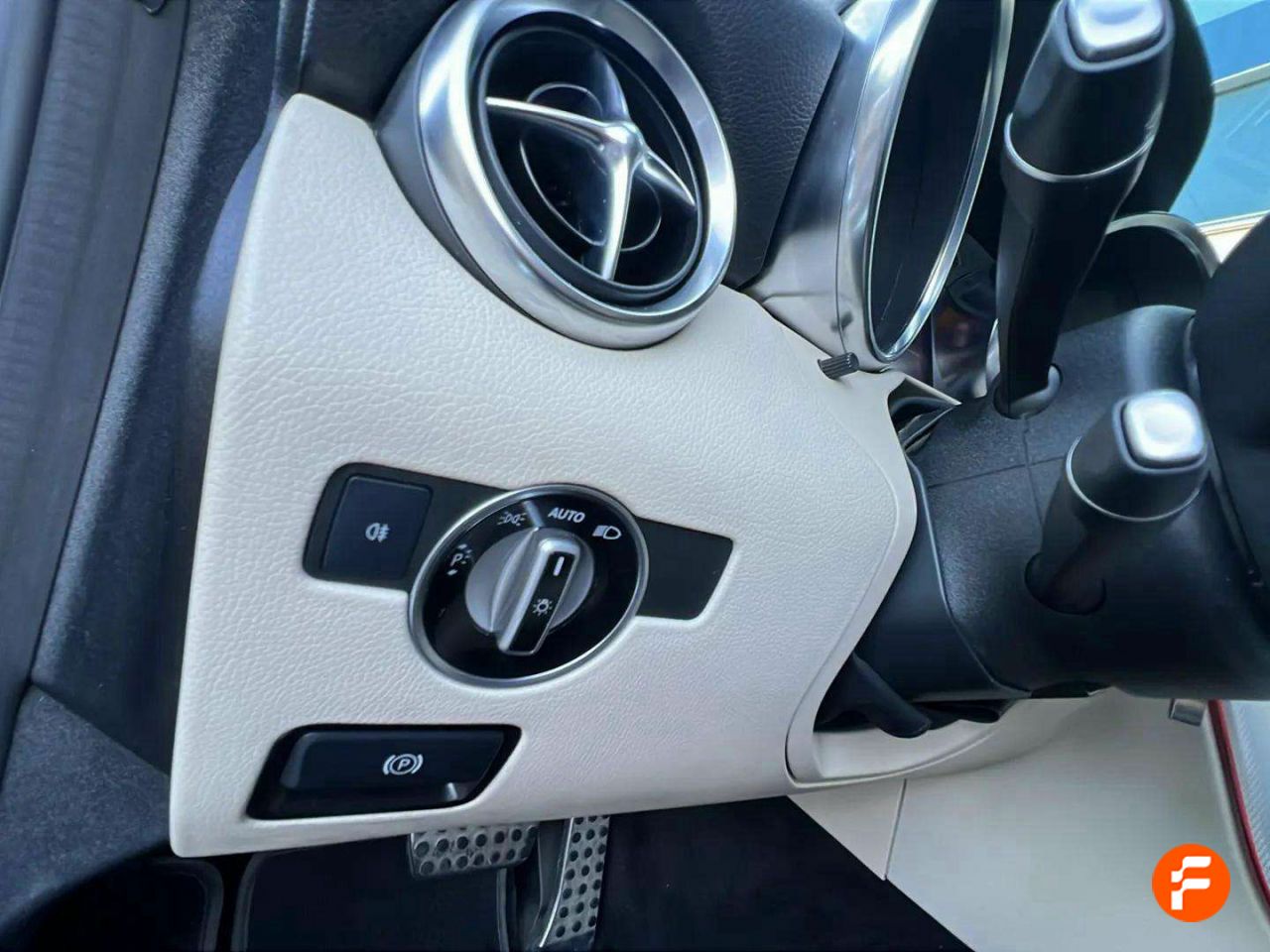 Foto Mercedes-Benz Clase SLC 29
