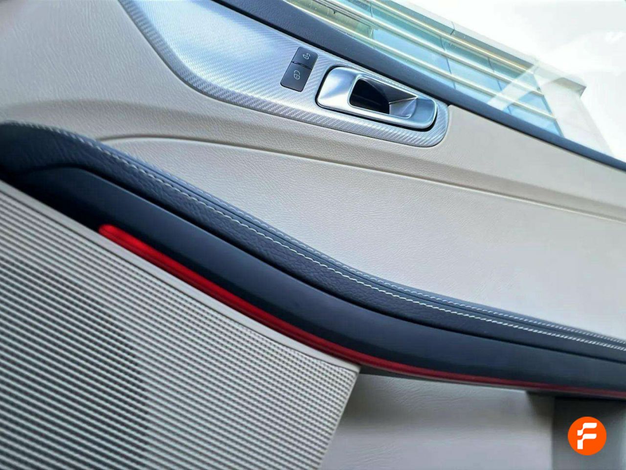 Foto Mercedes-Benz Clase SLC 31
