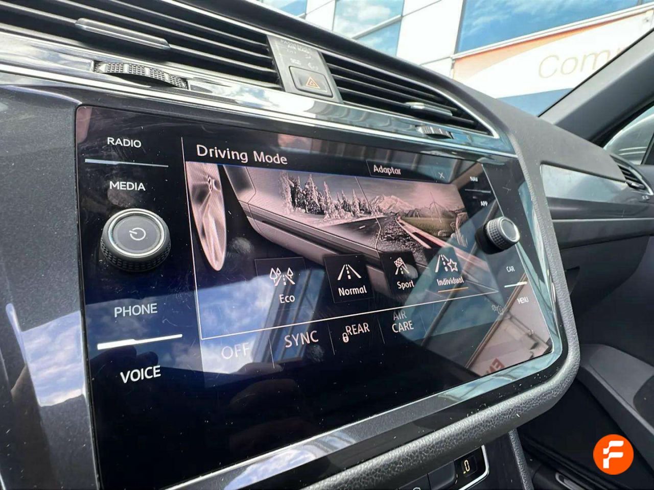 Foto Volkswagen Tiguan 16