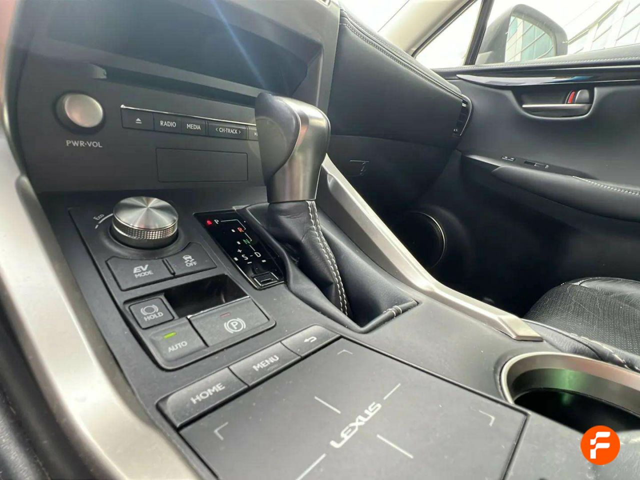 Foto Lexus NX 14