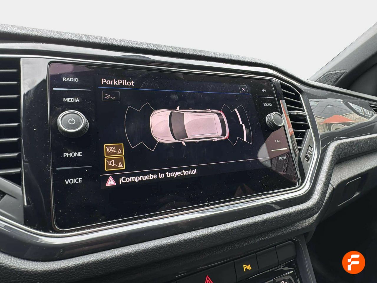 Foto Volkswagen T-Roc 16