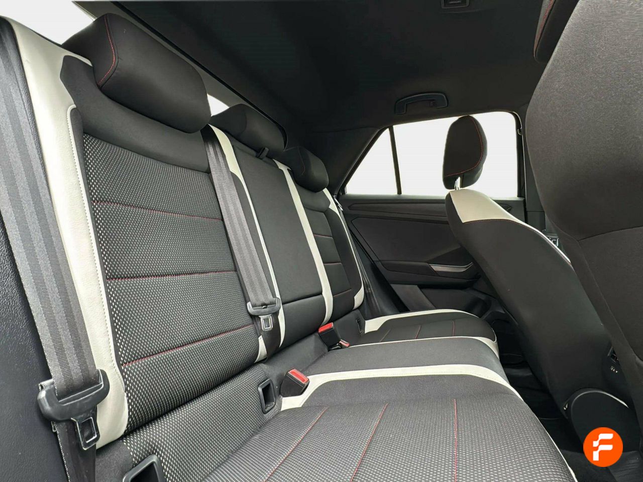 Foto Volkswagen T-Roc 31