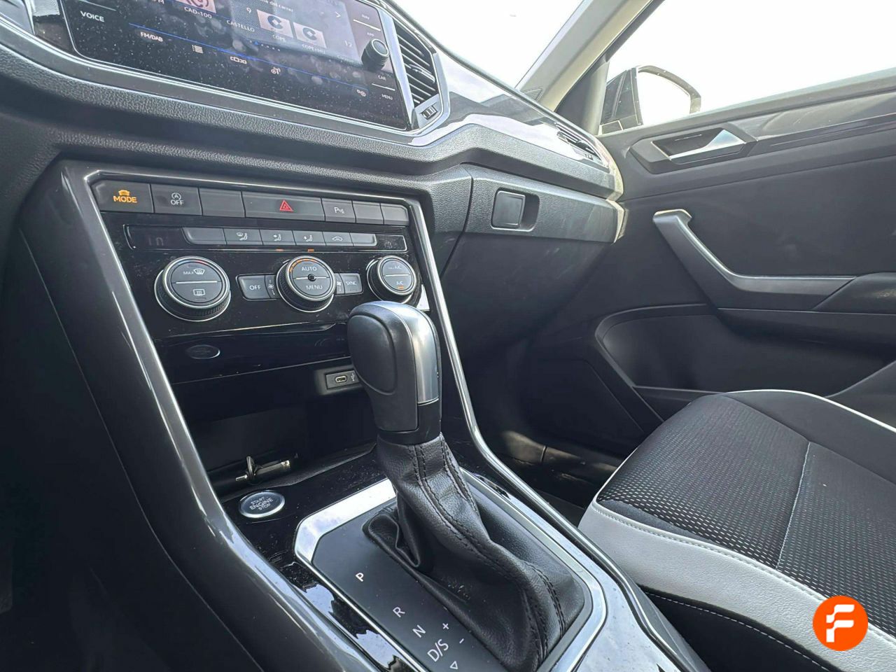 Foto Volkswagen T-Roc 13