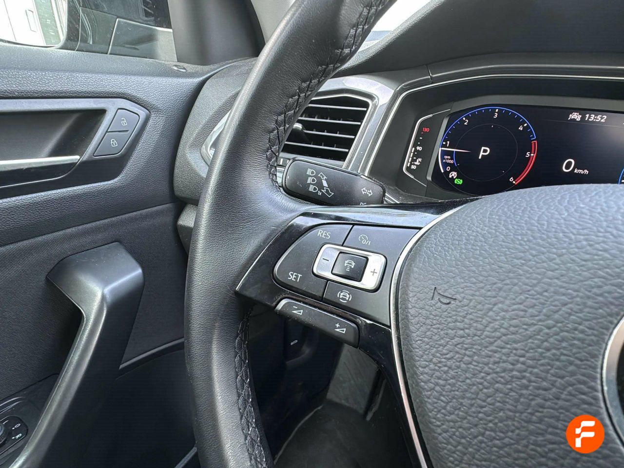 Foto Volkswagen T-Roc 15