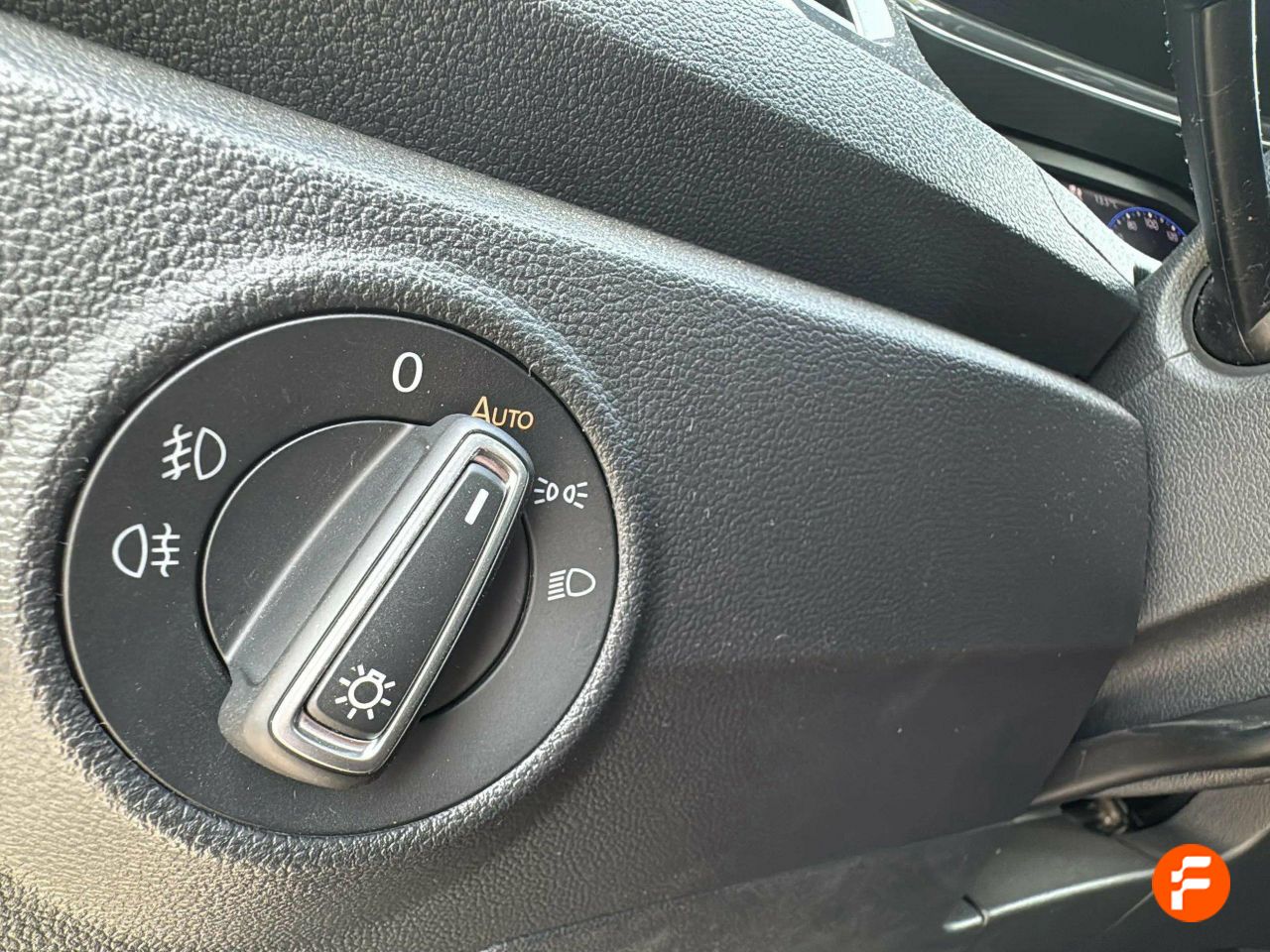 Foto Volkswagen T-Roc 26